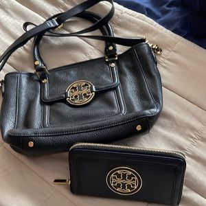 Beautiful Tory Burch handbag and wallet
